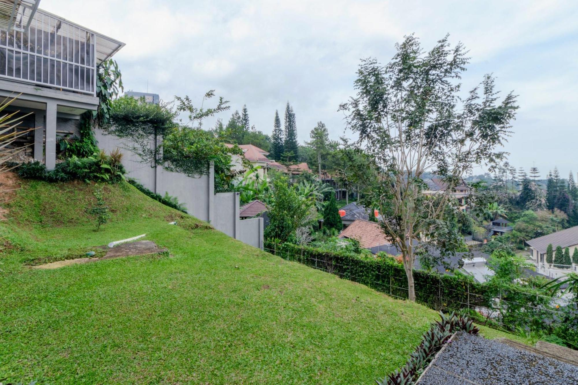 Family Only Amazing City View Villa - De Reiz Firen Syariah Бандунг Экстерьер фото